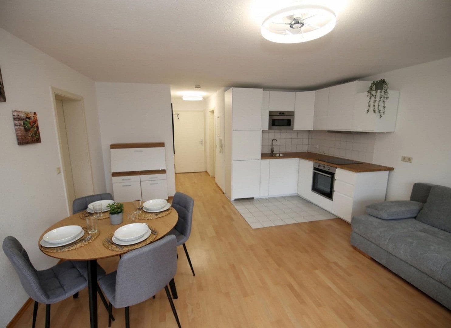 Studio flat to rent, 53 m², Wilhelm-Leuschner-Straße 47, Karlsruhe, Baden-Württemberg Studio flat to rent, 53 m², Wilhelm-Leuschner-Straße 47, Karlsruhe, Baden-Württemberg