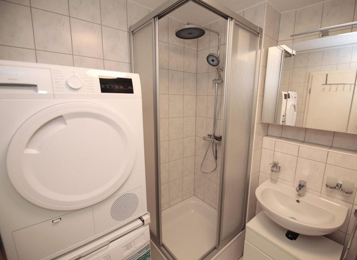Studio flat to rent, 53 m², Wilhelm-Leuschner-Straße 47, Karlsruhe, Baden-Württemberg Studio flat to rent, 53 m², Wilhelm-Leuschner-Straße 47, Karlsruhe, Baden-Württemberg