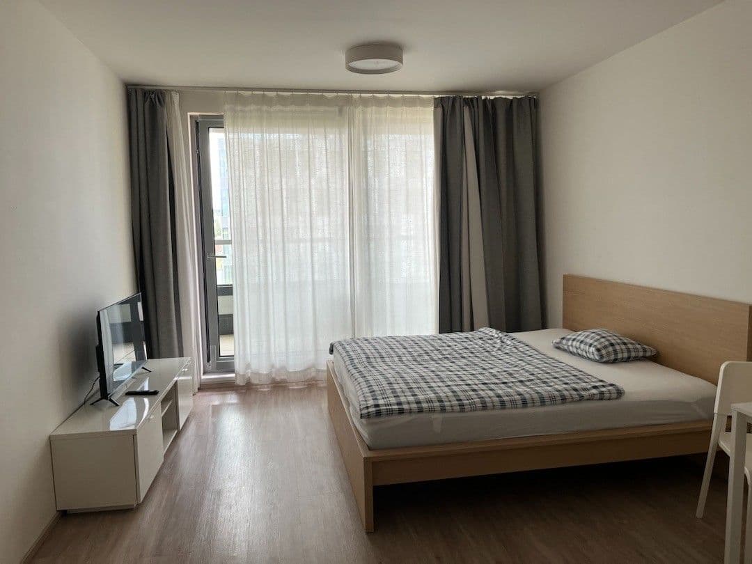 Studio flat to rent, 38 m², Kurta Konráda, Prague, Prague Studio flat to rent, 38 m², Kurta Konráda, Prague, Prague