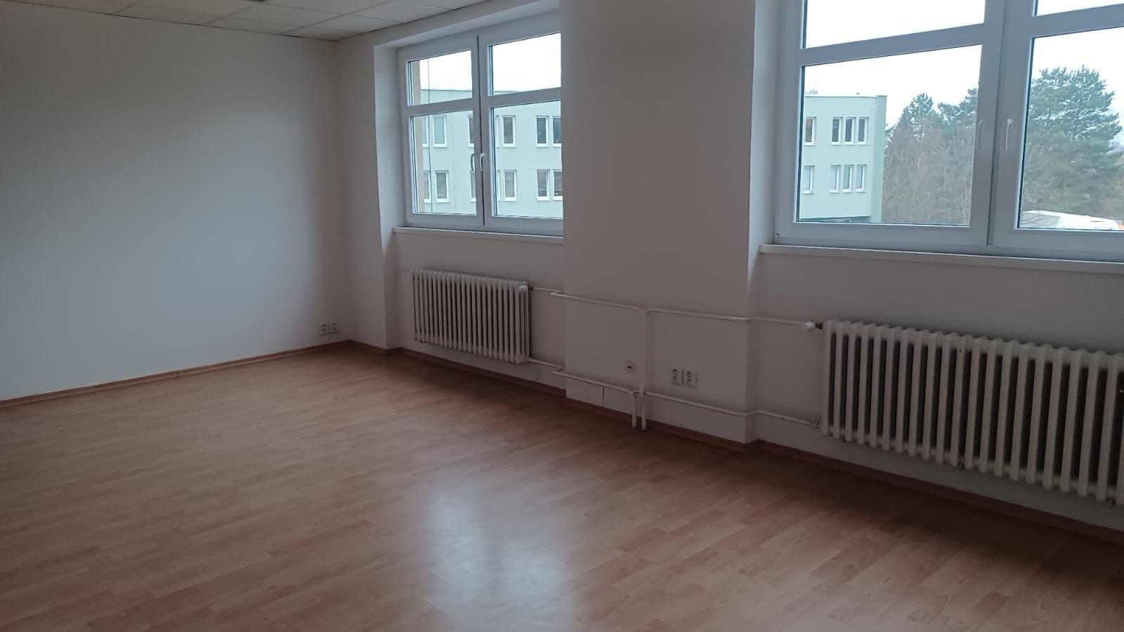 non-residential property to rent, 25 m², Pod Hájem, Králův Dvůr, Středočeský Region non-residential property to rent, 25 m², Pod Hájem, Králův Dvůr, Středočeský Region