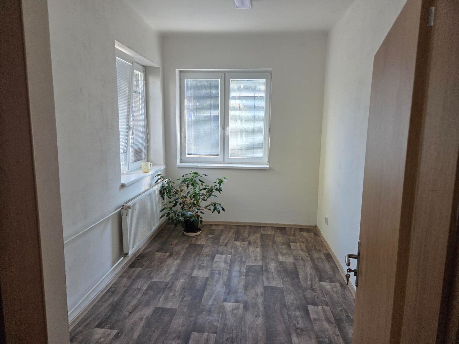 non-residential property to rent, 36 m², Brožíkova, Beroun, Středočeský Region non-residential property to rent, 36 m², Brožíkova, Beroun, Středočeský Region