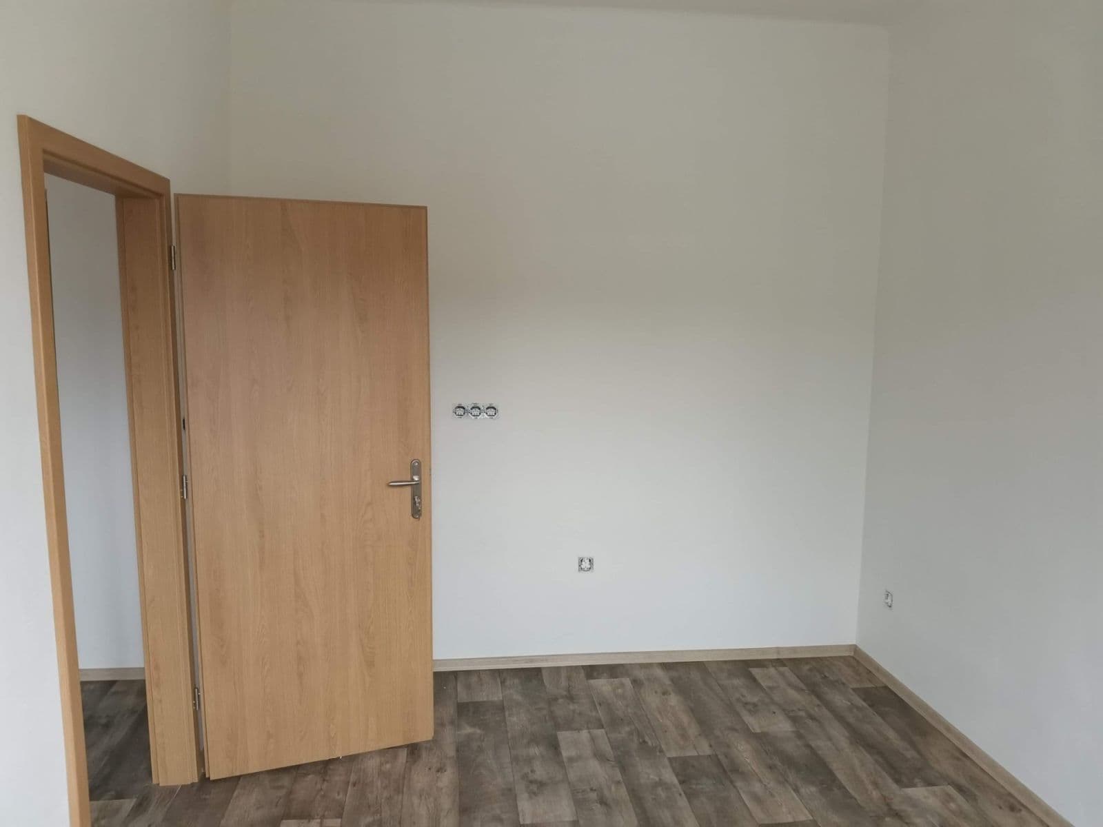 non-residential property to rent, 11 m², Brožíkova, Beroun, Středočeský Region non-residential property to rent, 11 m², Brožíkova, Beroun, Středočeský Region