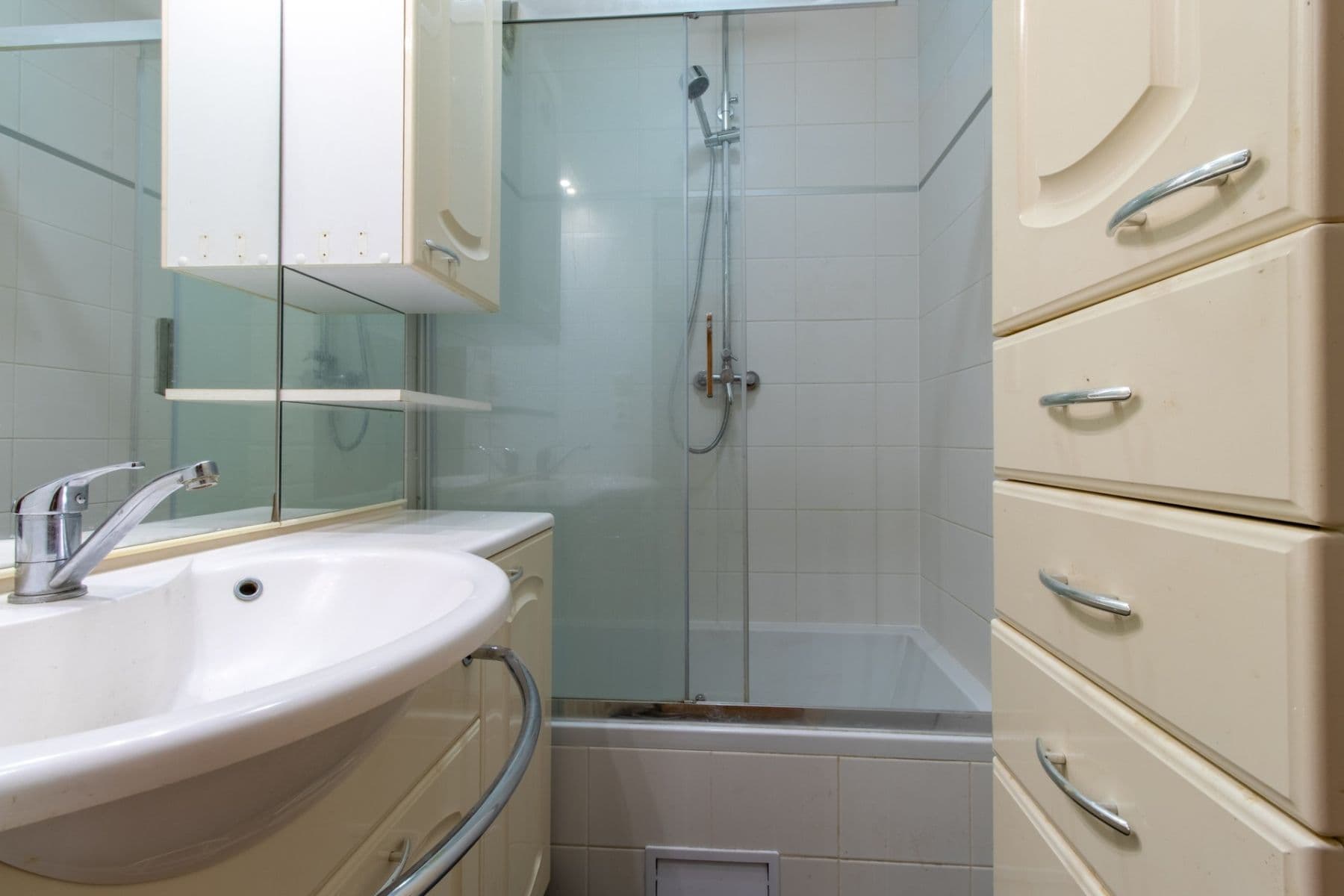 1 bedroom with open-plan kitchen flat to rent, 44 m², Katovická, Prague, Prague 1 bedroom with open-plan kitchen flat to rent, 44 m², Katovická, Prague, Prague