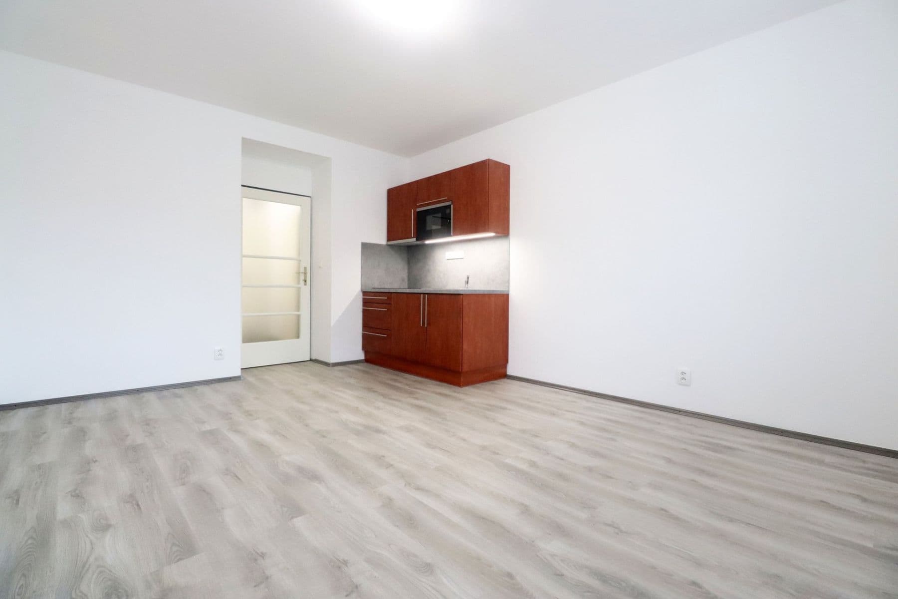 Studio flat to rent, 27 m², Kolbenova, Prague, Prague Studio flat to rent, 27 m², Kolbenova, Prague, Prague