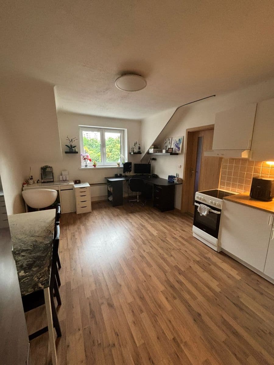 1 bedroom with open-plan kitchen flat to rent, 46 m², V Korytech, Prague, Prague 1 bedroom with open-plan kitchen flat to rent, 46 m², V Korytech, Prague, Prague