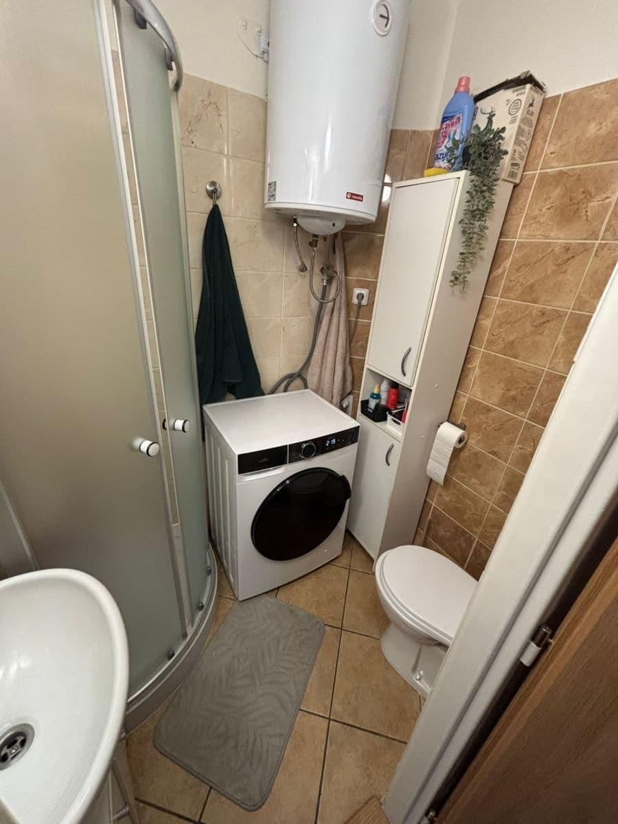 1 bedroom with open-plan kitchen flat to rent, 46 m², V Korytech, Prague, Prague 1 bedroom with open-plan kitchen flat to rent, 46 m², V Korytech, Prague, Prague