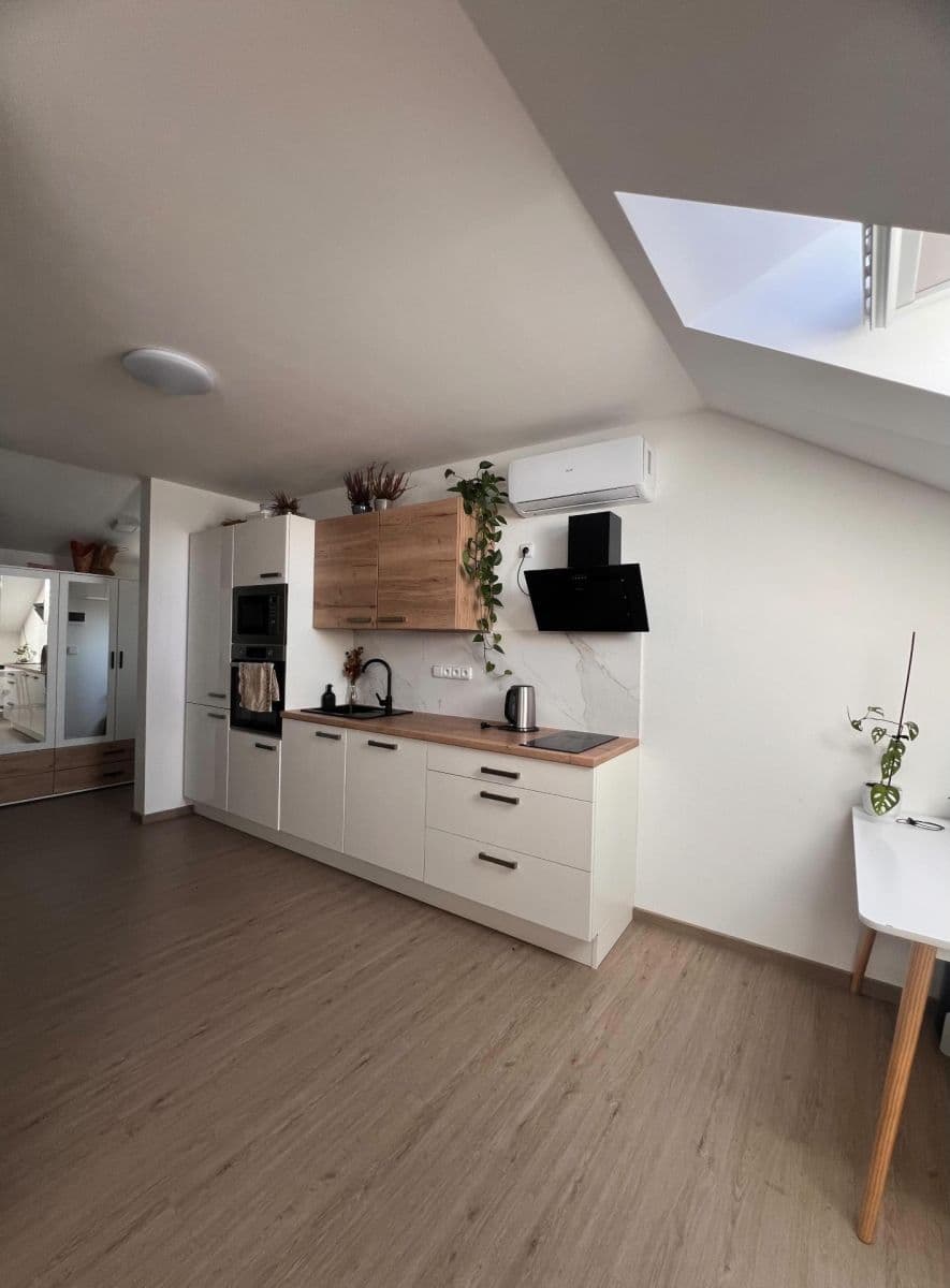 Studio flat to rent, 37 m², Lazecká, Olomouc, Olomoucký Region Studio flat to rent, 37 m², Lazecká, Olomouc, Olomoucký Region