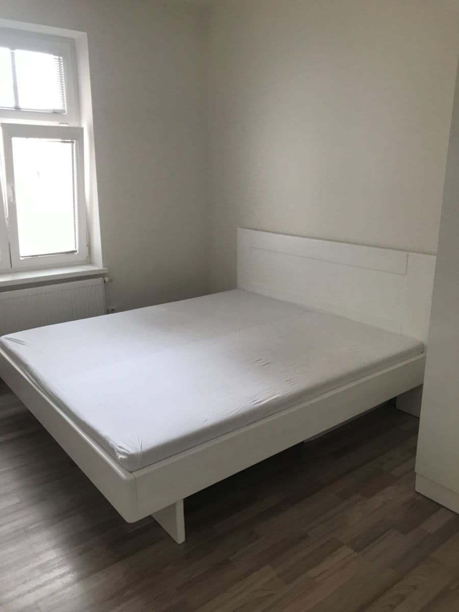 1 bedroom with open-plan kitchen flat to rent, 42 m², Biskupcova, Prague, Prague 1 bedroom with open-plan kitchen flat to rent, 42 m², Biskupcova, Prague, Prague
