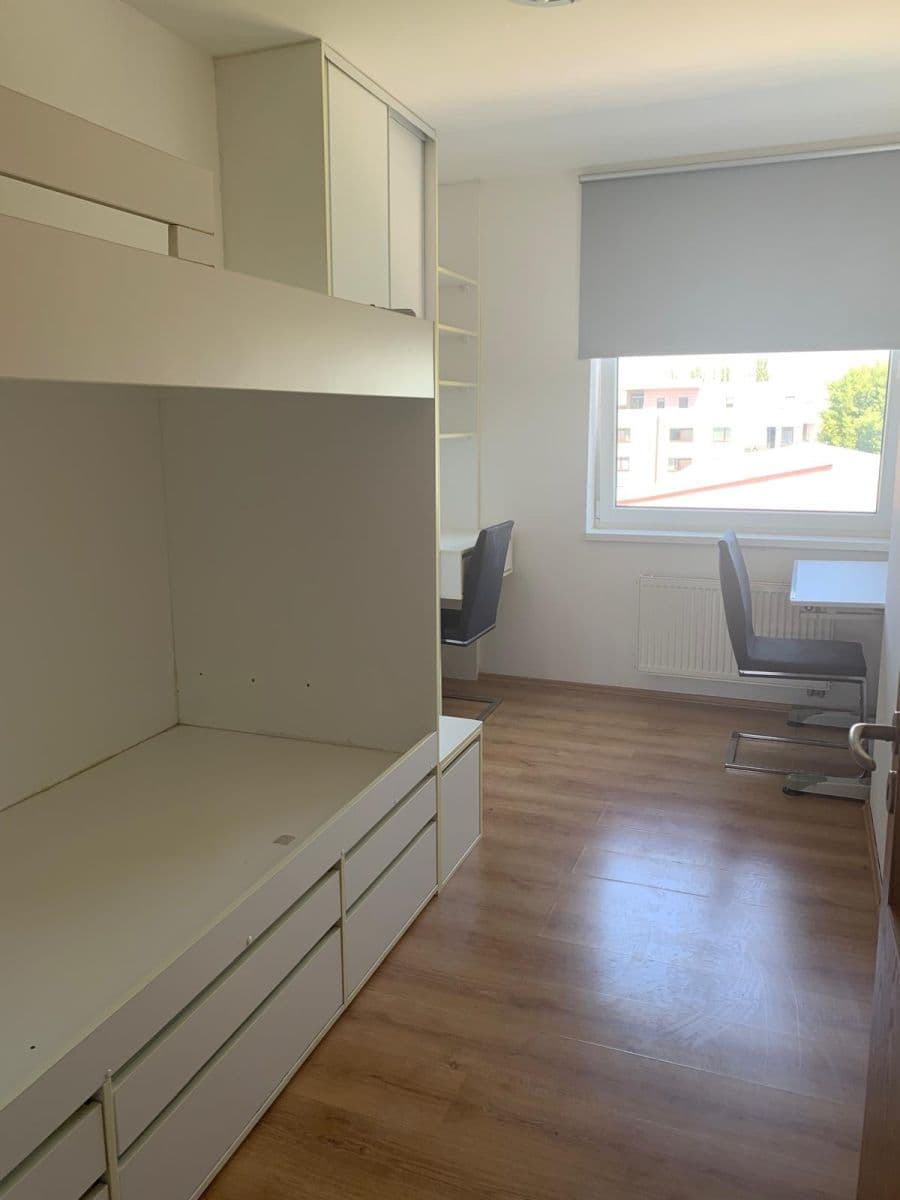 2 bedroom with open-plan kitchen flat to rent, 73 m², Křivatcová, Prague, Prague 2 bedroom with open-plan kitchen flat to rent, 73 m², Křivatcová, Prague, Prague