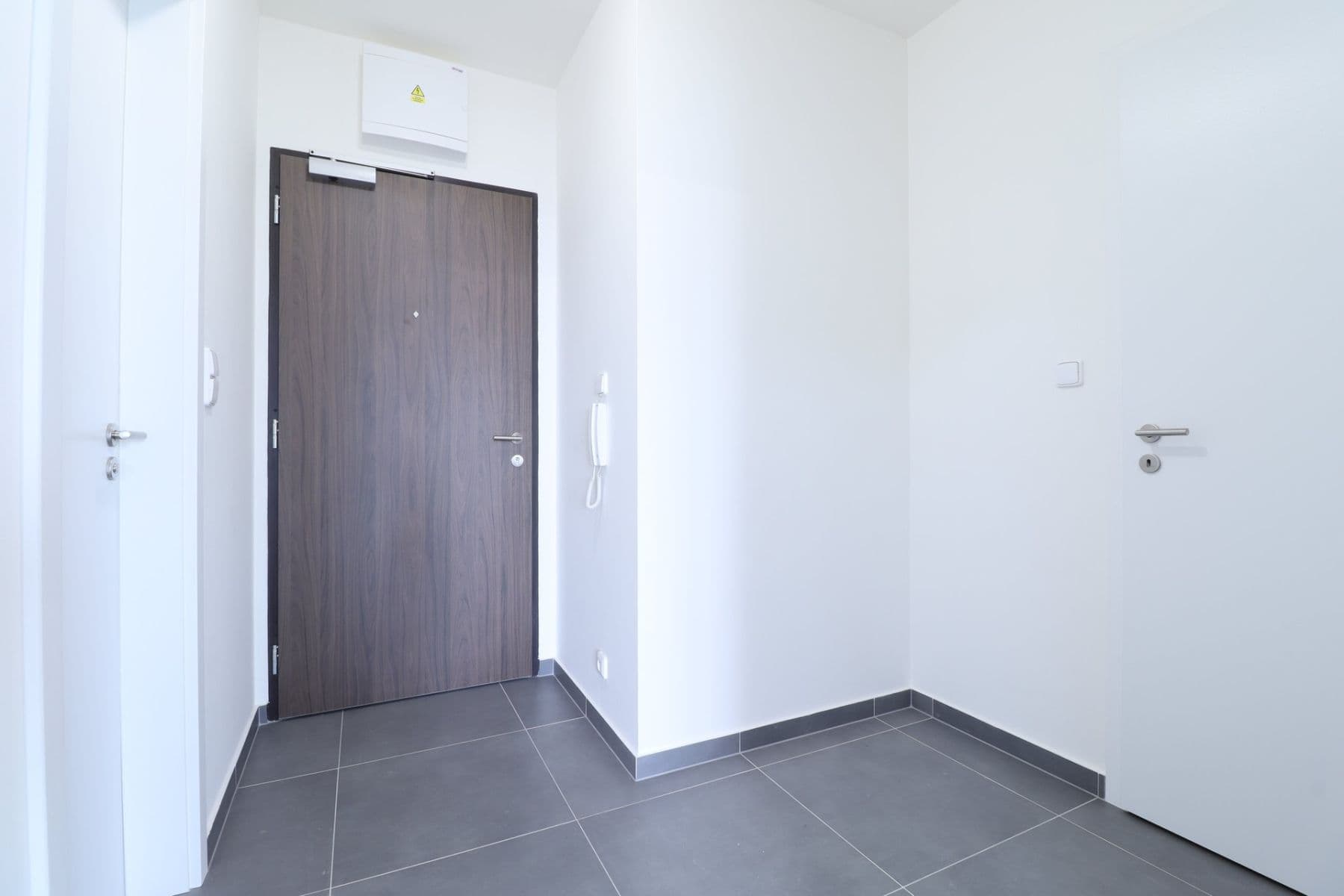 Studio flat to rent, 53 m², náměstí Olgy Scheinpflugové, Prague, Prague Studio flat to rent, 53 m², náměstí Olgy Scheinpflugové, Prague, Prague