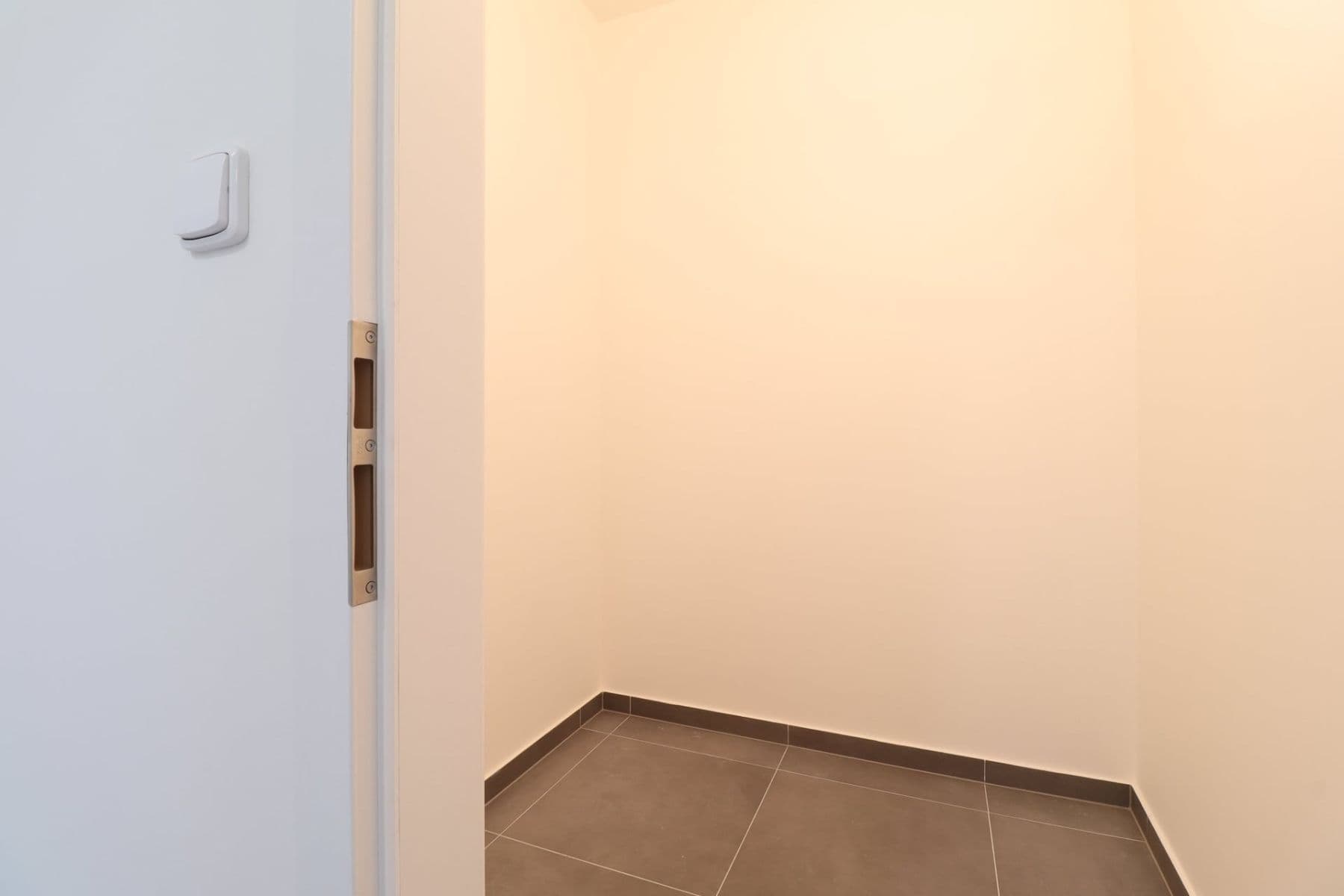 Studio flat to rent, 53 m², náměstí Olgy Scheinpflugové, Prague, Prague Studio flat to rent, 53 m², náměstí Olgy Scheinpflugové, Prague, Prague