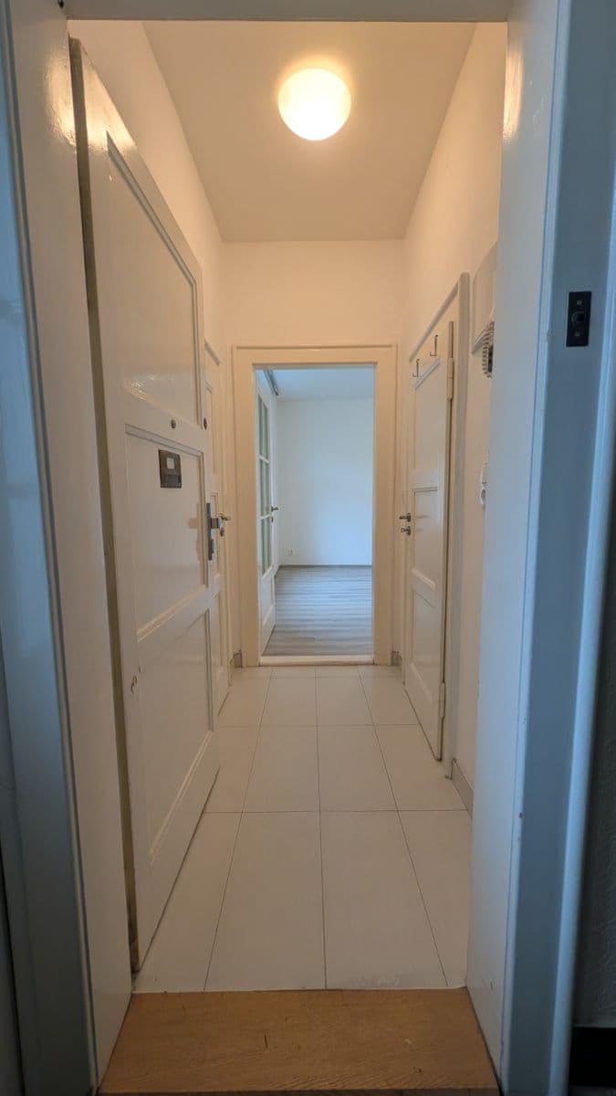 Studio flat to rent, 28 m², Jaurisova, Prague, Prague Studio flat to rent, 28 m², Jaurisova, Prague, Prague