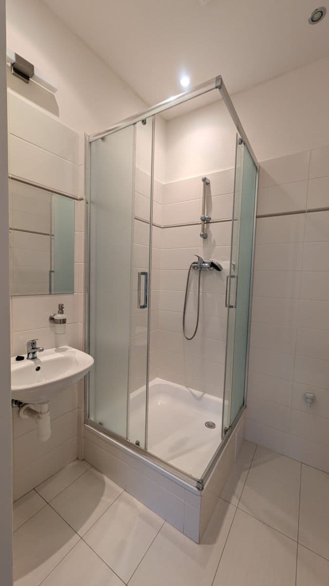 Studio flat to rent, 28 m², Jaurisova, Prague, Prague Studio flat to rent, 28 m², Jaurisova, Prague, Prague