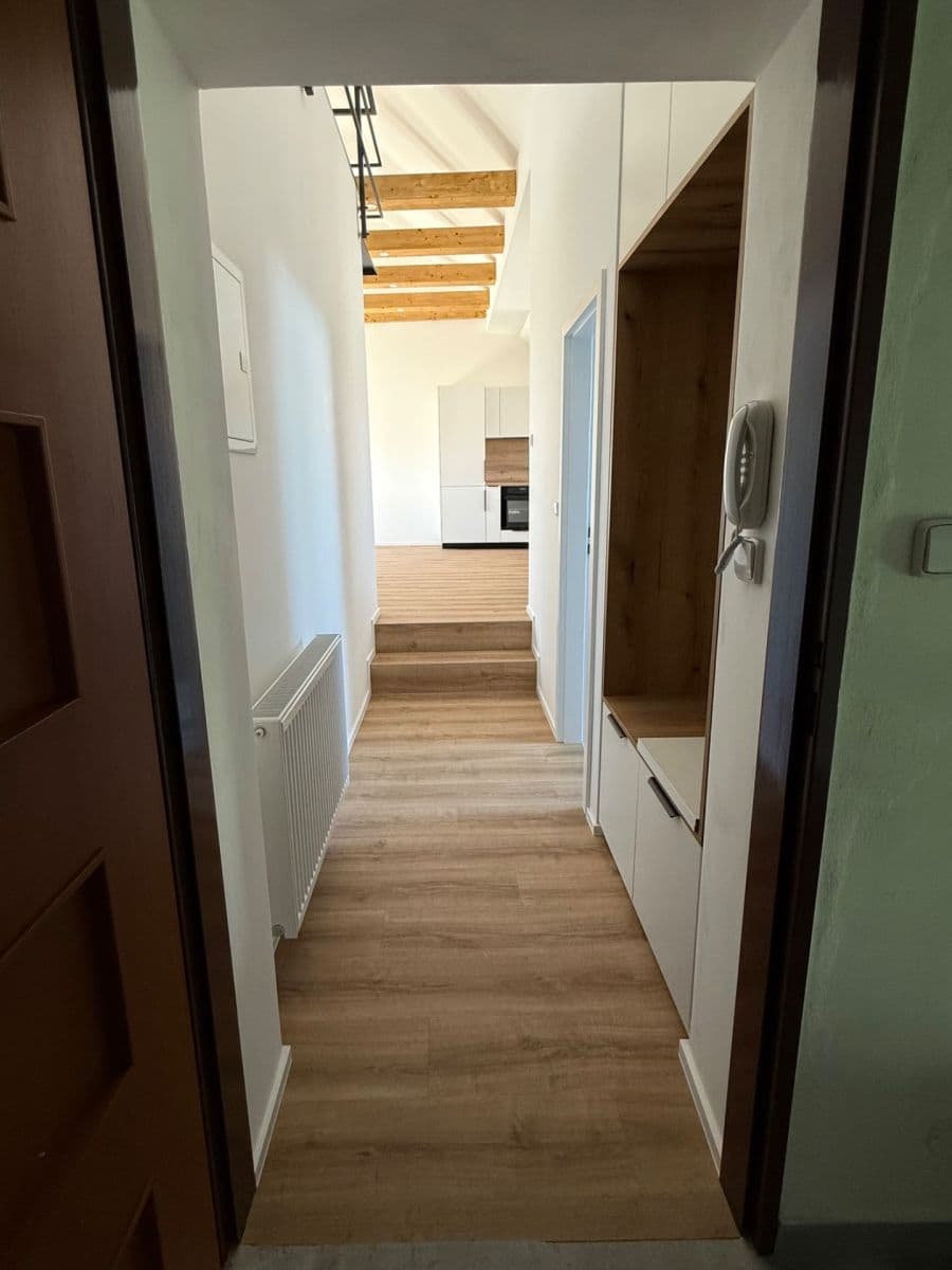 Studio flat to rent, 70 m², Palackého, Šlapanice, Jihomoravský Region Studio flat to rent, 70 m², Palackého, Šlapanice, Jihomoravský Region