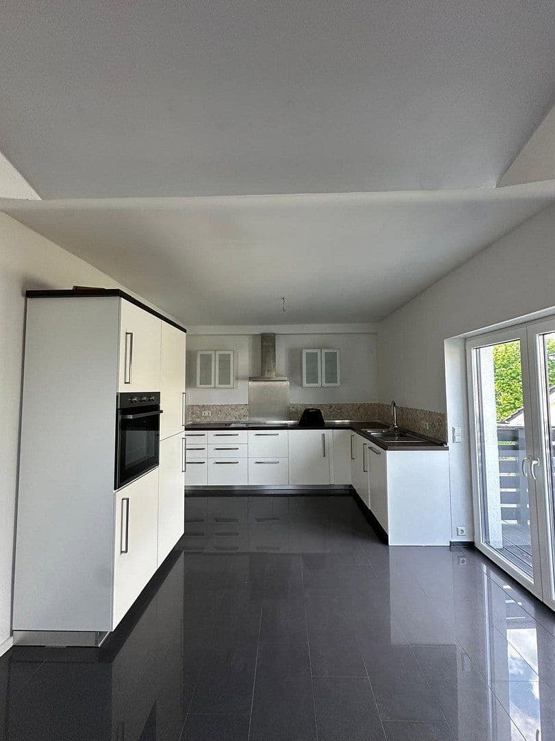 2 bedroom with open-plan kitchen flat to rent, 90 m², Wendelinusstraße 6, Sandhausen, Baden-Württemberg 2 bedroom with open-plan kitchen flat to rent, 90 m², Wendelinusstraße 6, Sandhausen, Baden-Württemberg