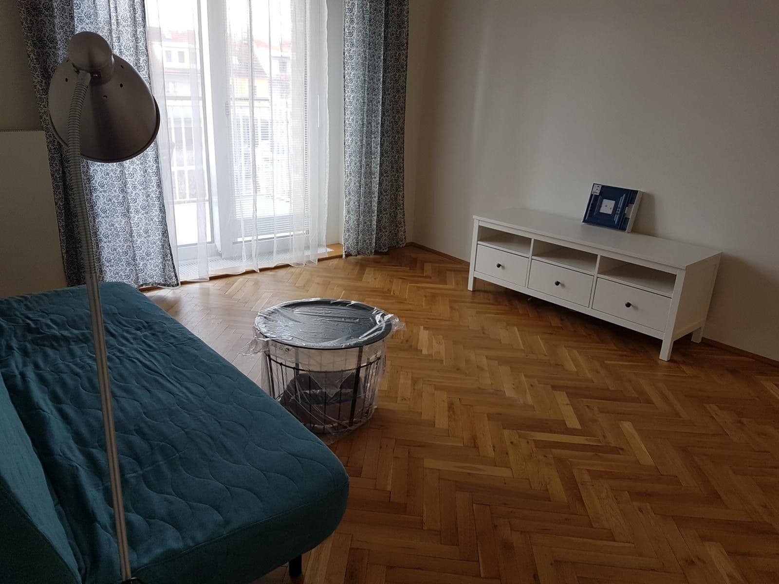 2 bedroom flat to rent, 60 m², Na Vyhlídce, Prague, Prague 2 bedroom flat to rent, 60 m², Na Vyhlídce, Prague, Prague