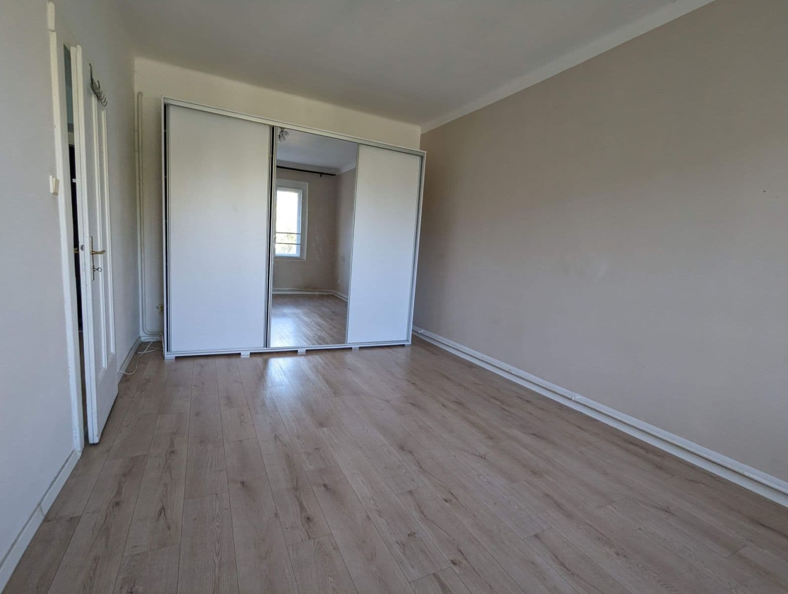 1 bedroom with open-plan kitchen flat to rent, 56 m², Pernerova, Prague, Prague 1 bedroom with open-plan kitchen flat to rent, 56 m², Pernerova, Prague, Prague