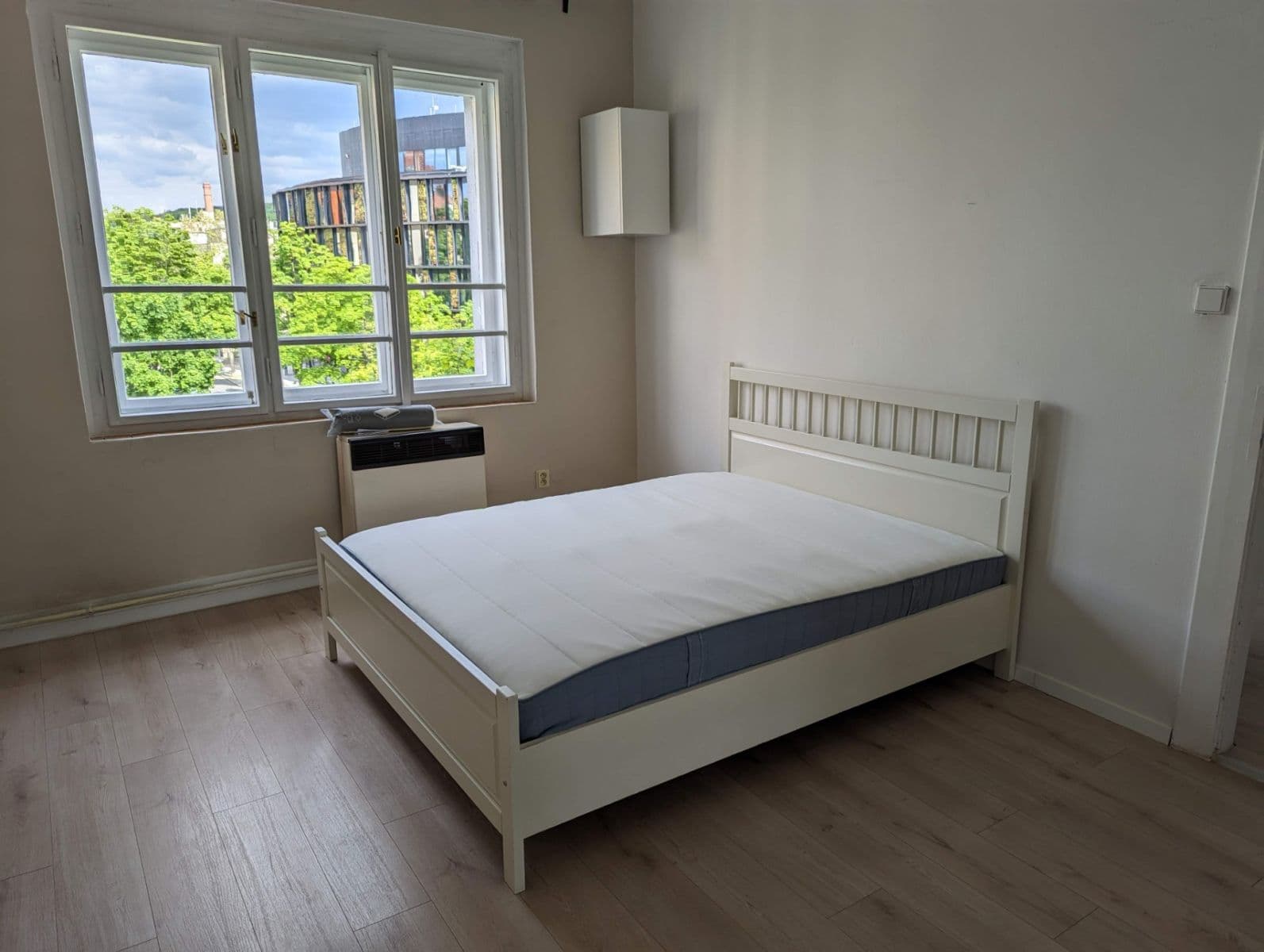 1 bedroom with open-plan kitchen flat to rent, 56 m², Pernerova, Prague, Prague 1 bedroom with open-plan kitchen flat to rent, 56 m², Pernerova, Prague, Prague