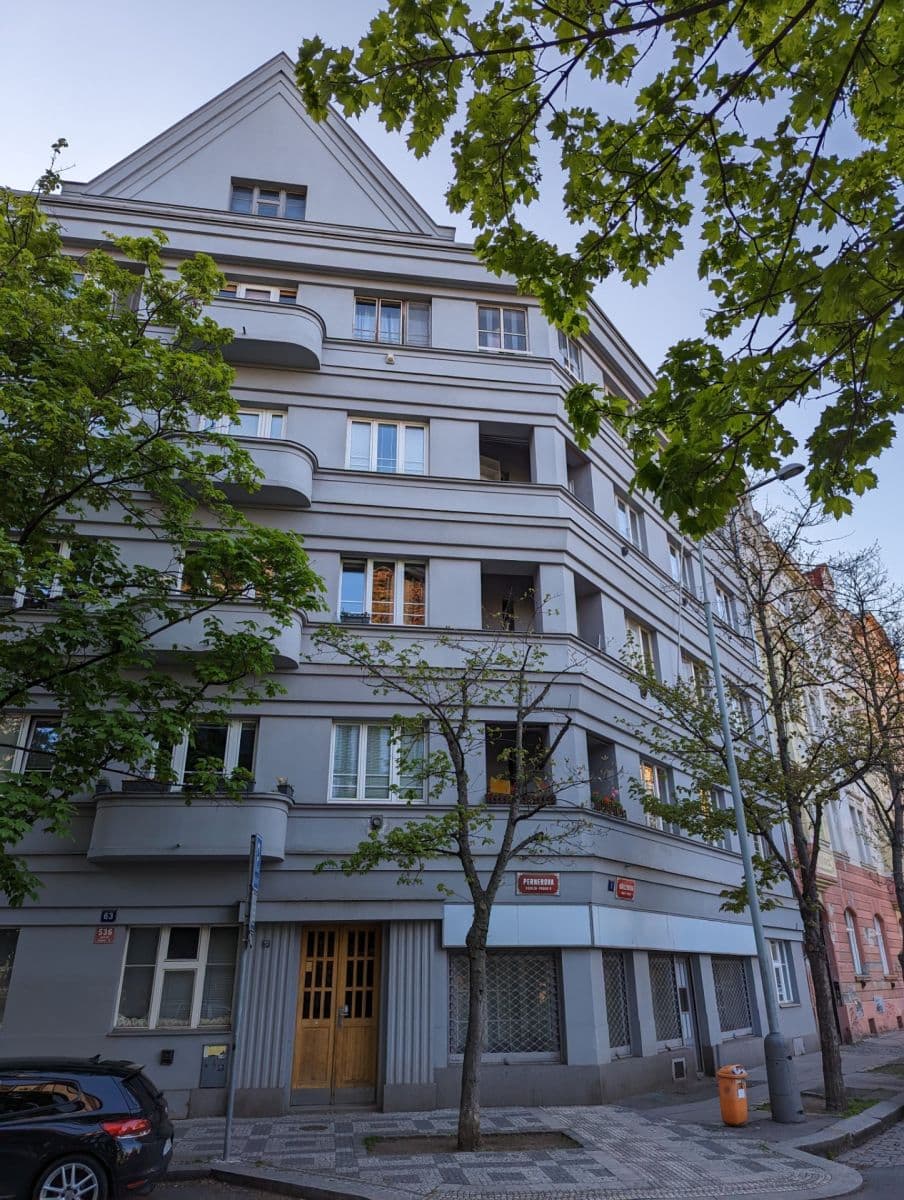 1 bedroom with open-plan kitchen flat to rent, 56 m², Pernerova, Prague, Prague 1 bedroom with open-plan kitchen flat to rent, 56 m², Pernerova, Prague, Prague