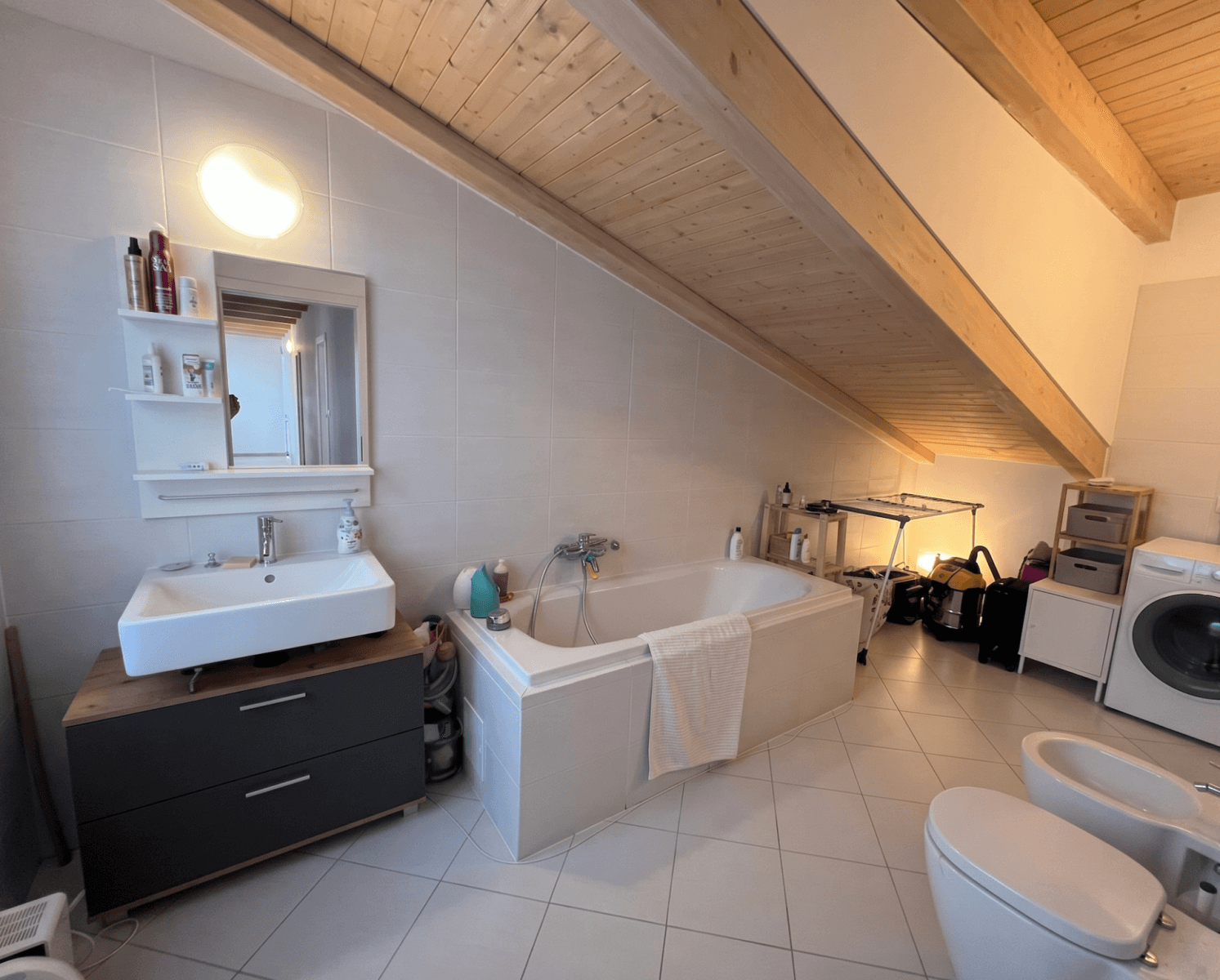 3 bedroom with open-plan kitchen flat to rent, 99 m², Drtinova, Prague, Prague 3 bedroom with open-plan kitchen flat to rent, 99 m², Drtinova, Prague, Prague