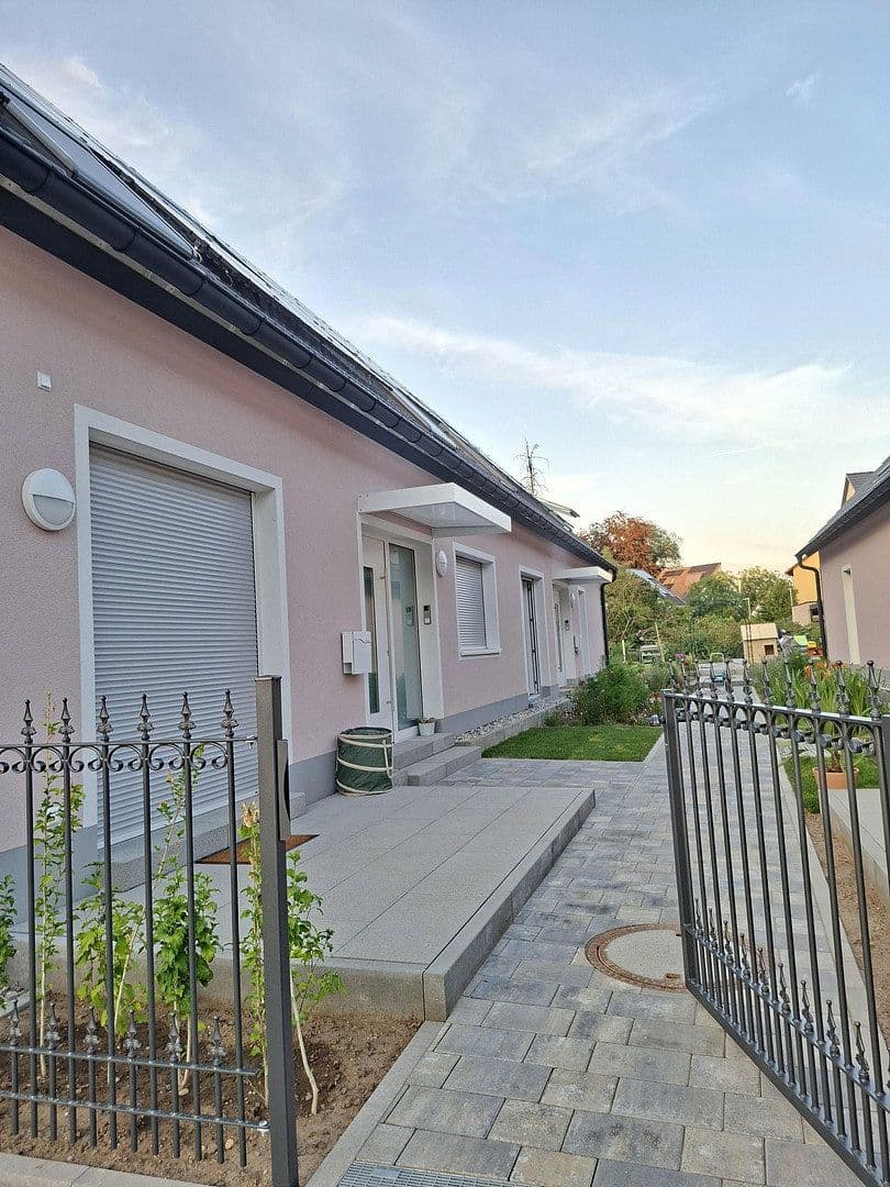 house to rent, 155 m², Neureuter Hauptstraße 314, Karlsruhe, Baden-Württemberg house to rent, 155 m², Neureuter Hauptstraße 314, Karlsruhe, Baden-Württemberg