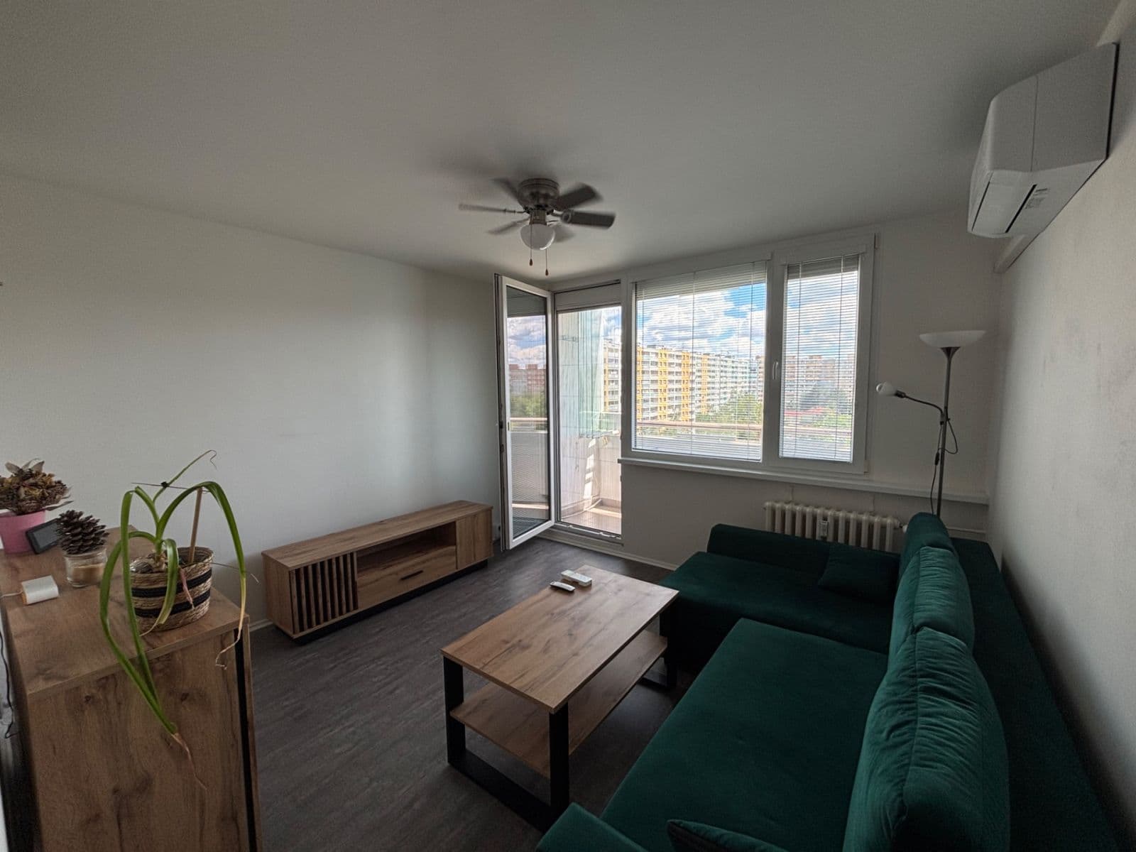 1 bedroom with open-plan kitchen flat to rent, 46 m², Neustupného, Prague, Prague 1 bedroom with open-plan kitchen flat to rent, 46 m², Neustupného, Prague, Prague
