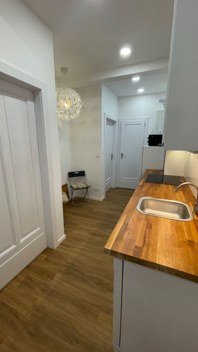 2 bedroom flat to rent, 45 m², Nikoly Tesly, Prague, Prague 2 bedroom flat to rent, 45 m², Nikoly Tesly, Prague, Prague