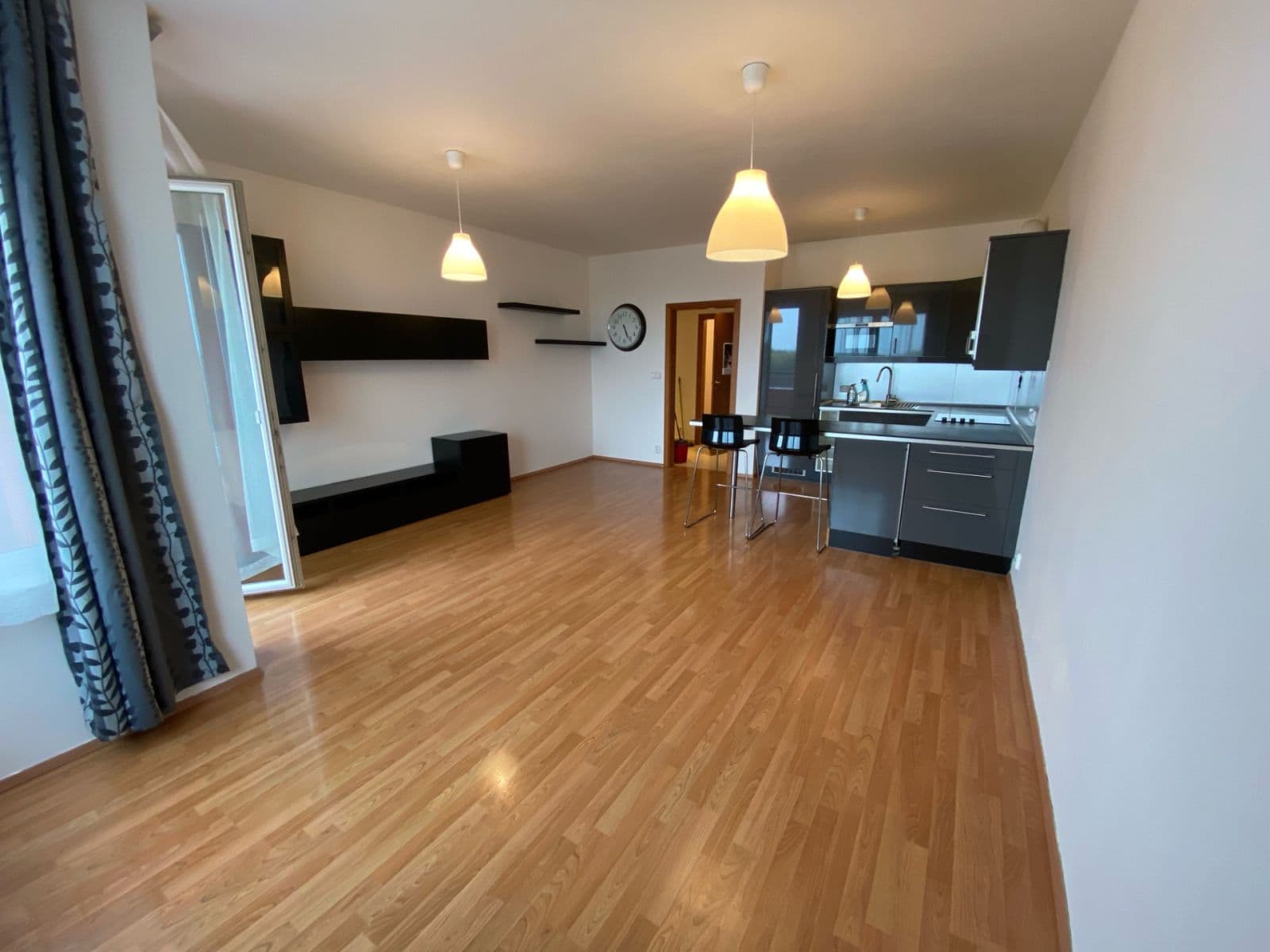 1 bedroom with open-plan kitchen flat to rent, 77 m², Miroslava Hajna, Prague, Prague 1 bedroom with open-plan kitchen flat to rent, 77 m², Miroslava Hajna, Prague, Prague
