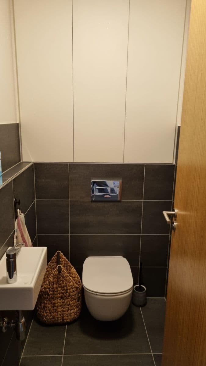 2 bedroom with open-plan kitchen flat to rent, 99 m², K Beranovu, Prague, Prague 2 bedroom with open-plan kitchen flat to rent, 99 m², K Beranovu, Prague, Prague