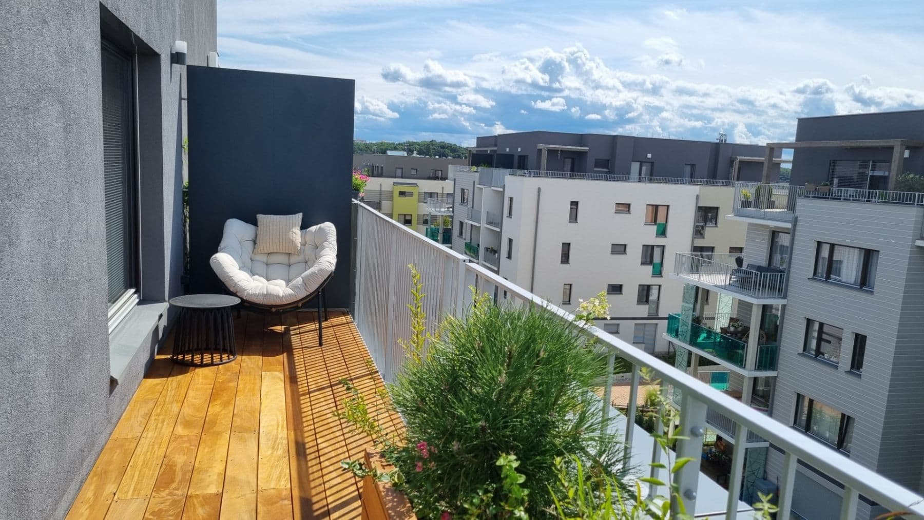 2 bedroom with open-plan kitchen flat to rent, 99 m², K Beranovu, Prague, Prague 2 bedroom with open-plan kitchen flat to rent, 99 m², K Beranovu, Prague, Prague