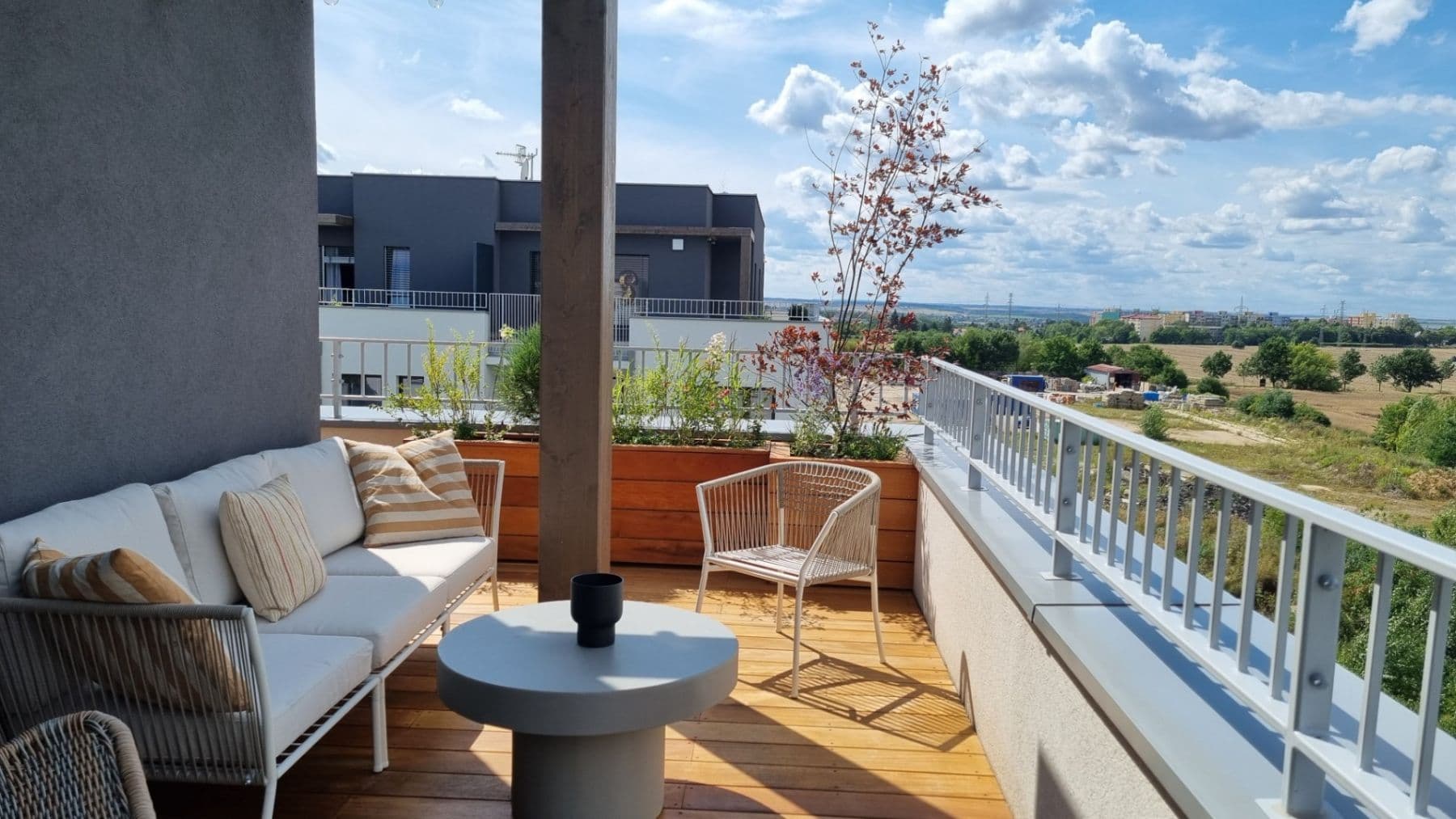2 bedroom with open-plan kitchen flat to rent, 99 m², K Beranovu, Prague, Prague 2 bedroom with open-plan kitchen flat to rent, 99 m², K Beranovu, Prague, Prague