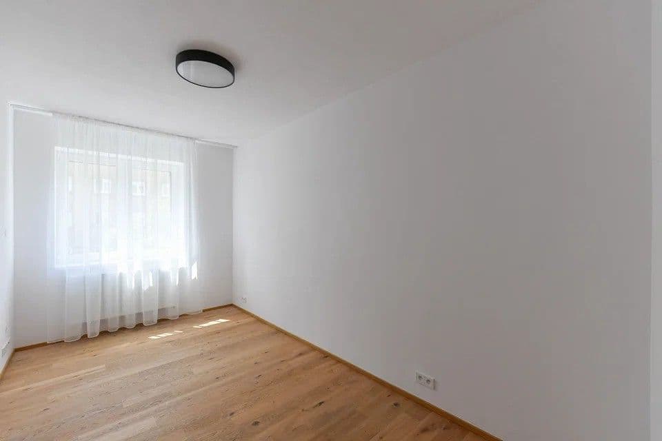 2 bedroom with open-plan kitchen flat to rent, 72 m², Pod Drinopolem, Prague, Prague 2 bedroom with open-plan kitchen flat to rent, 72 m², Pod Drinopolem, Prague, Prague