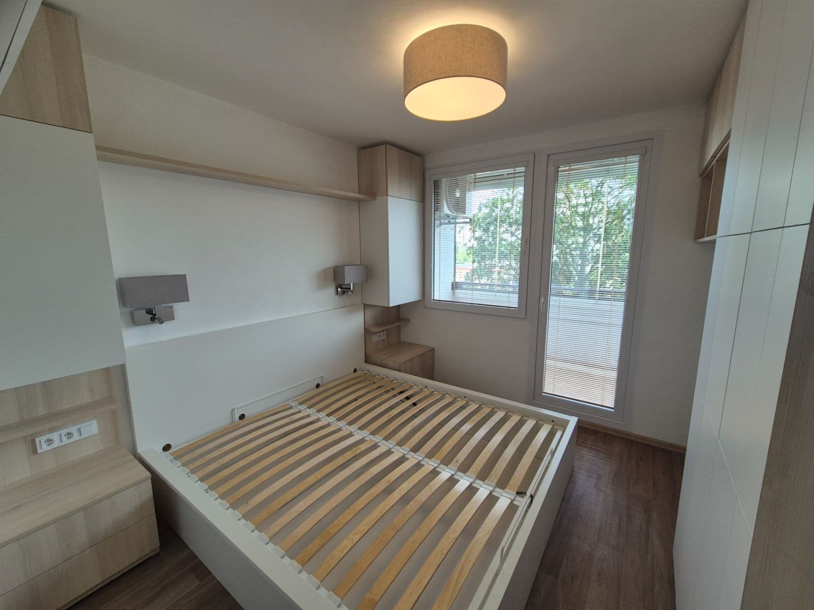 2 bedroom with open-plan kitchen flat to rent, 69 m², Prosecká, Prague, Prague 2 bedroom with open-plan kitchen flat to rent, 69 m², Prosecká, Prague, Prague