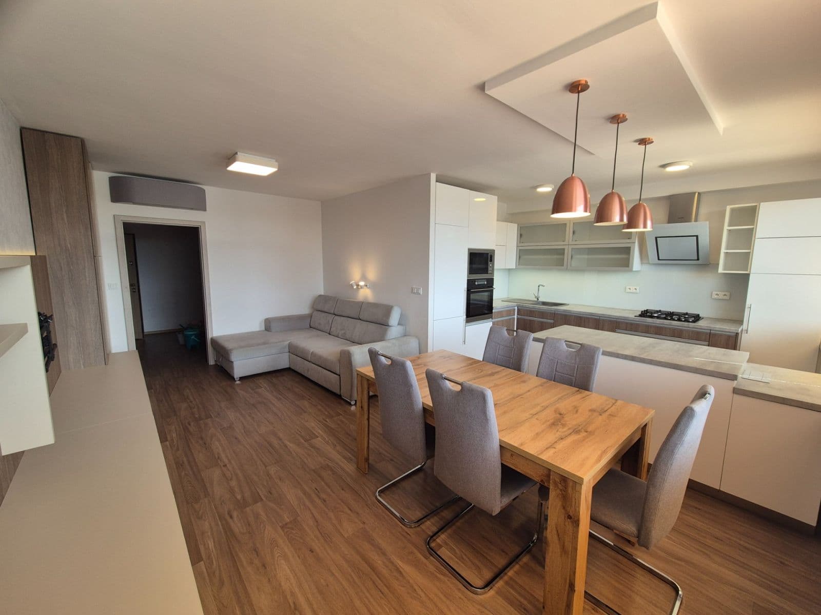 2 bedroom with open-plan kitchen flat to rent, 69 m², Prosecká, Prague, Prague 2 bedroom with open-plan kitchen flat to rent, 69 m², Prosecká, Prague, Prague