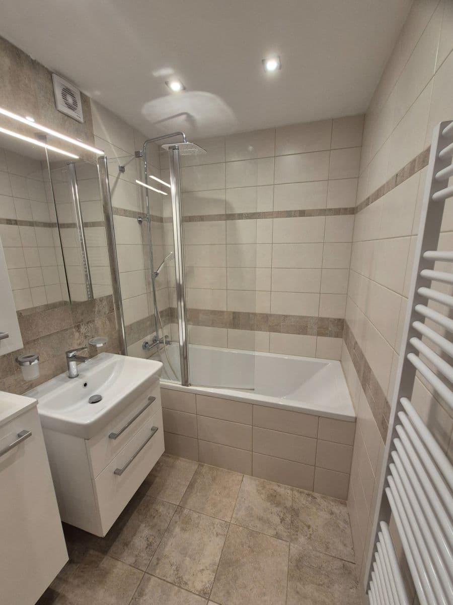 2 bedroom with open-plan kitchen flat to rent, 69 m², Prosecká, Prague, Prague 2 bedroom with open-plan kitchen flat to rent, 69 m², Prosecká, Prague, Prague