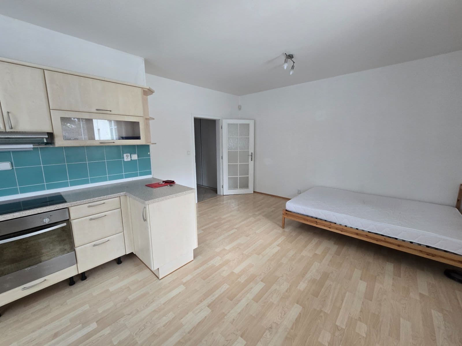 Studio flat to rent, 33 m², Mikanova, Prague, Prague Studio flat to rent, 33 m², Mikanova, Prague, Prague