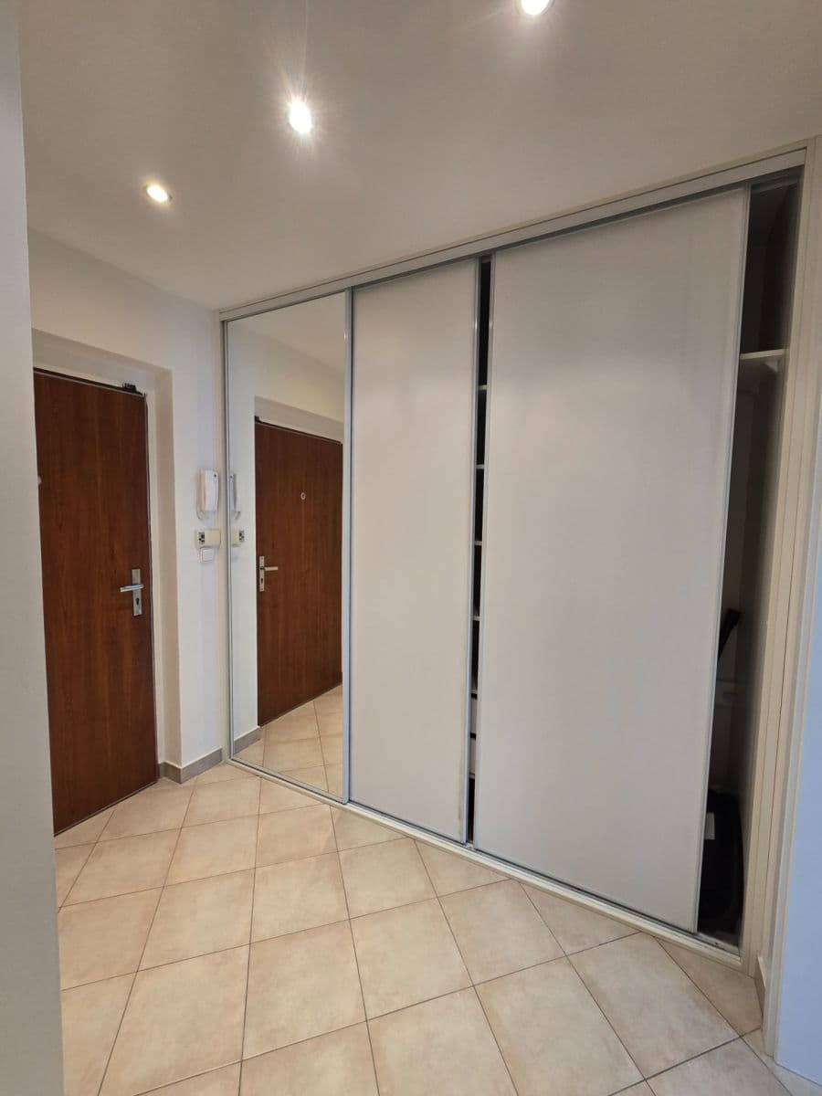 Studio flat to rent, 33 m², Mikanova, Prague, Prague Studio flat to rent, 33 m², Mikanova, Prague, Prague