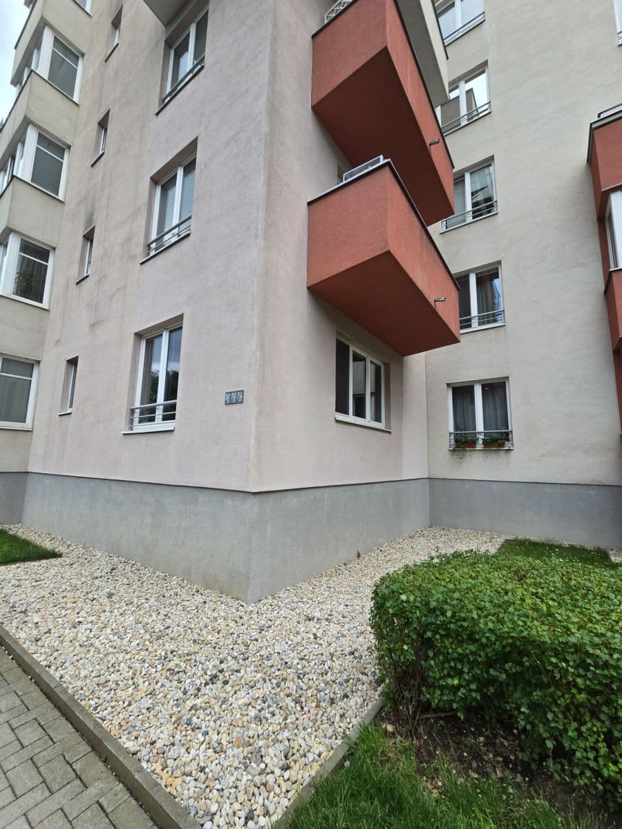 Studio flat to rent, 33 m², Mikanova, Prague, Prague Studio flat to rent, 33 m², Mikanova, Prague, Prague