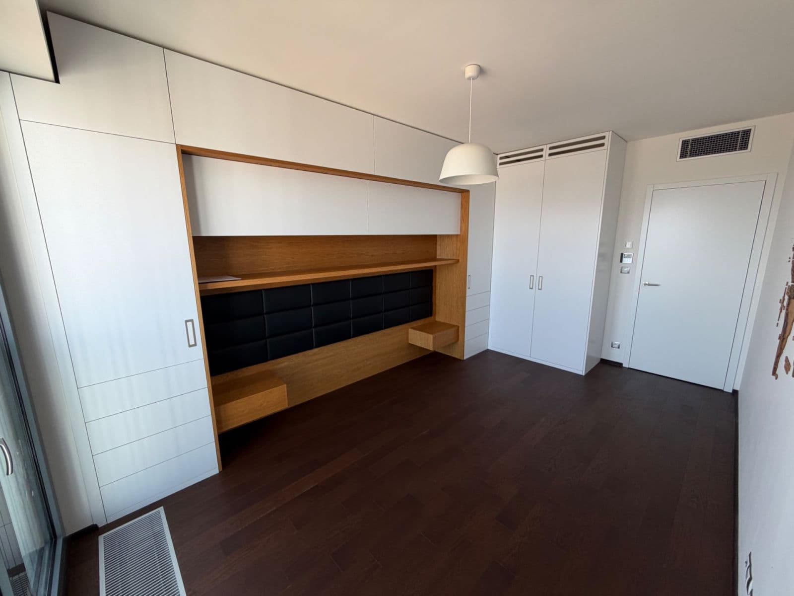 2 bedroom with open-plan kitchen flat to rent, 83 m², Olšanská, Prague, Prague 2 bedroom with open-plan kitchen flat to rent, 83 m², Olšanská, Prague, Prague