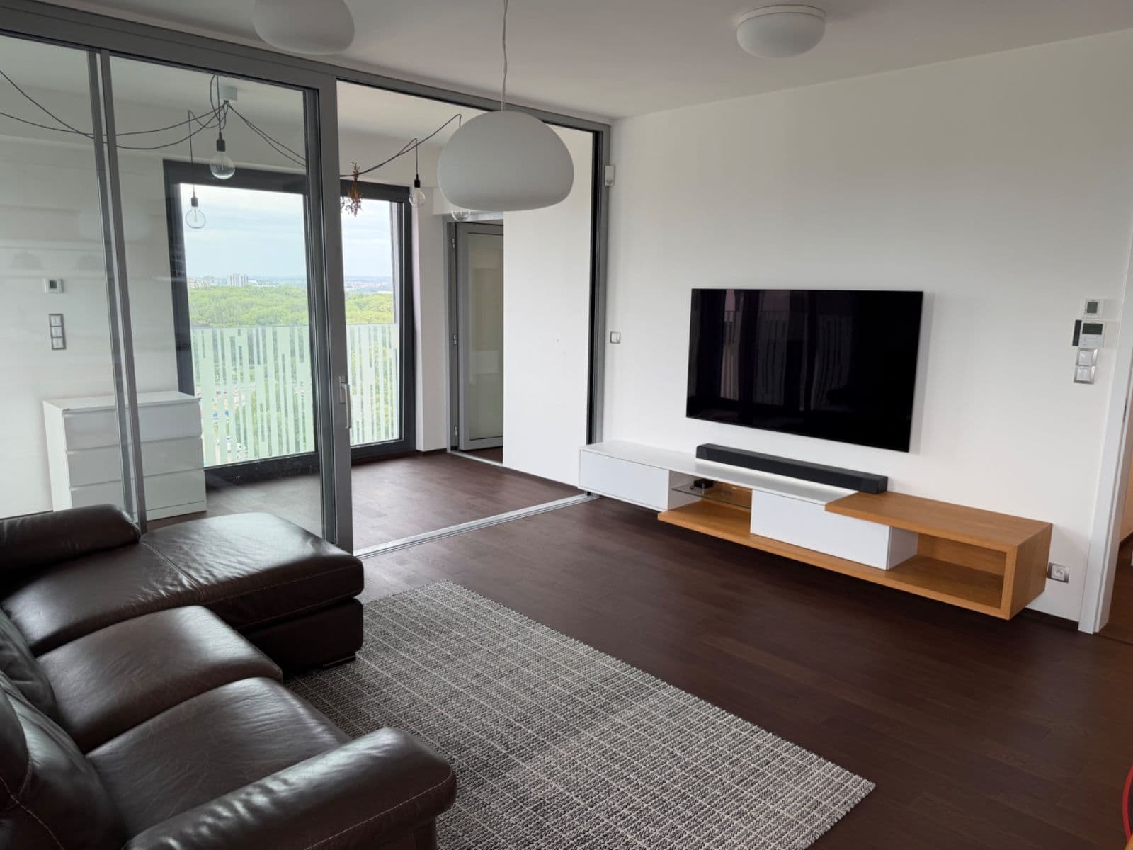 2 bedroom with open-plan kitchen flat to rent, 83 m², Olšanská, Prague, Prague 2 bedroom with open-plan kitchen flat to rent, 83 m², Olšanská, Prague, Prague
