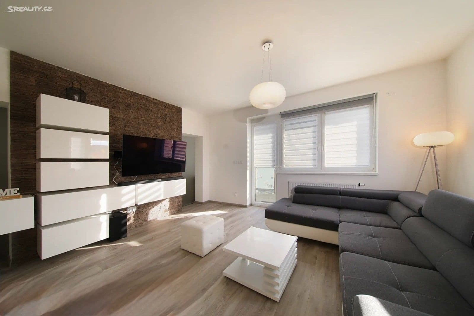 1 bedroom with open-plan kitchen flat to rent, 69 m², Na Výhledech, Plzeň, Plzeňský Region 1 bedroom with open-plan kitchen flat to rent, 69 m², Na Výhledech, Plzeň, Plzeňský Region