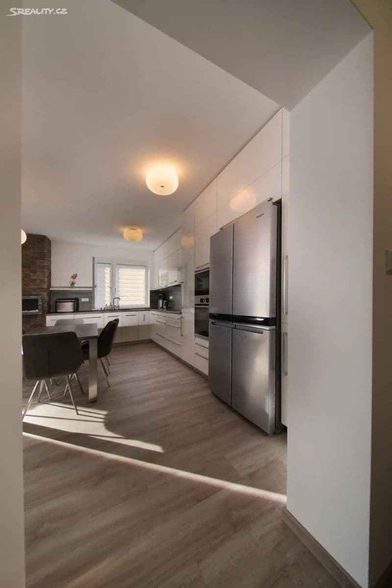 1 bedroom with open-plan kitchen flat to rent, 69 m², Na Výhledech, Plzeň, Plzeňský Region 1 bedroom with open-plan kitchen flat to rent, 69 m², Na Výhledech, Plzeň, Plzeňský Region