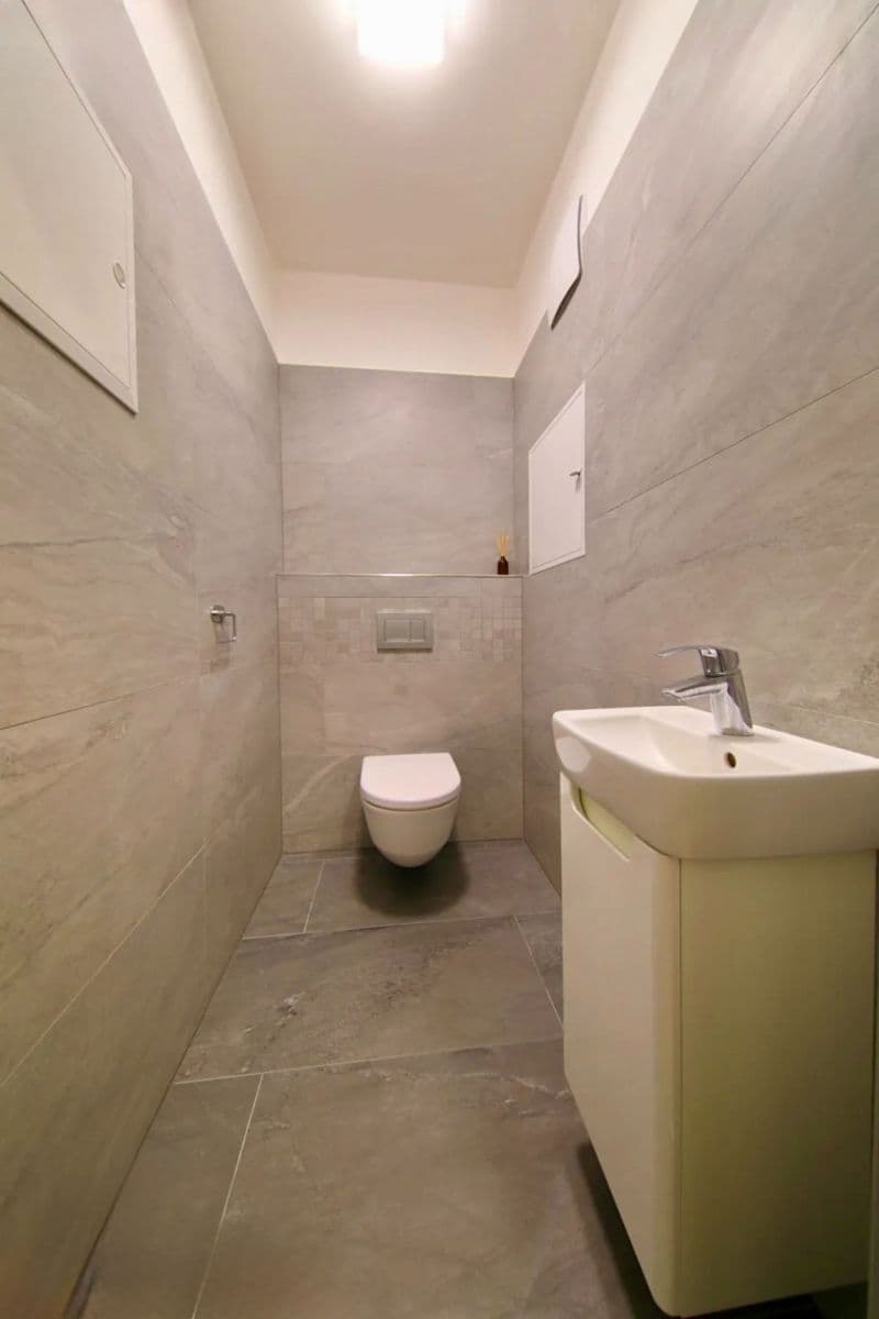 1 bedroom with open-plan kitchen flat to rent, 69 m², Na Výhledech, Plzeň, Plzeňský Region 1 bedroom with open-plan kitchen flat to rent, 69 m², Na Výhledech, Plzeň, Plzeňský Region
