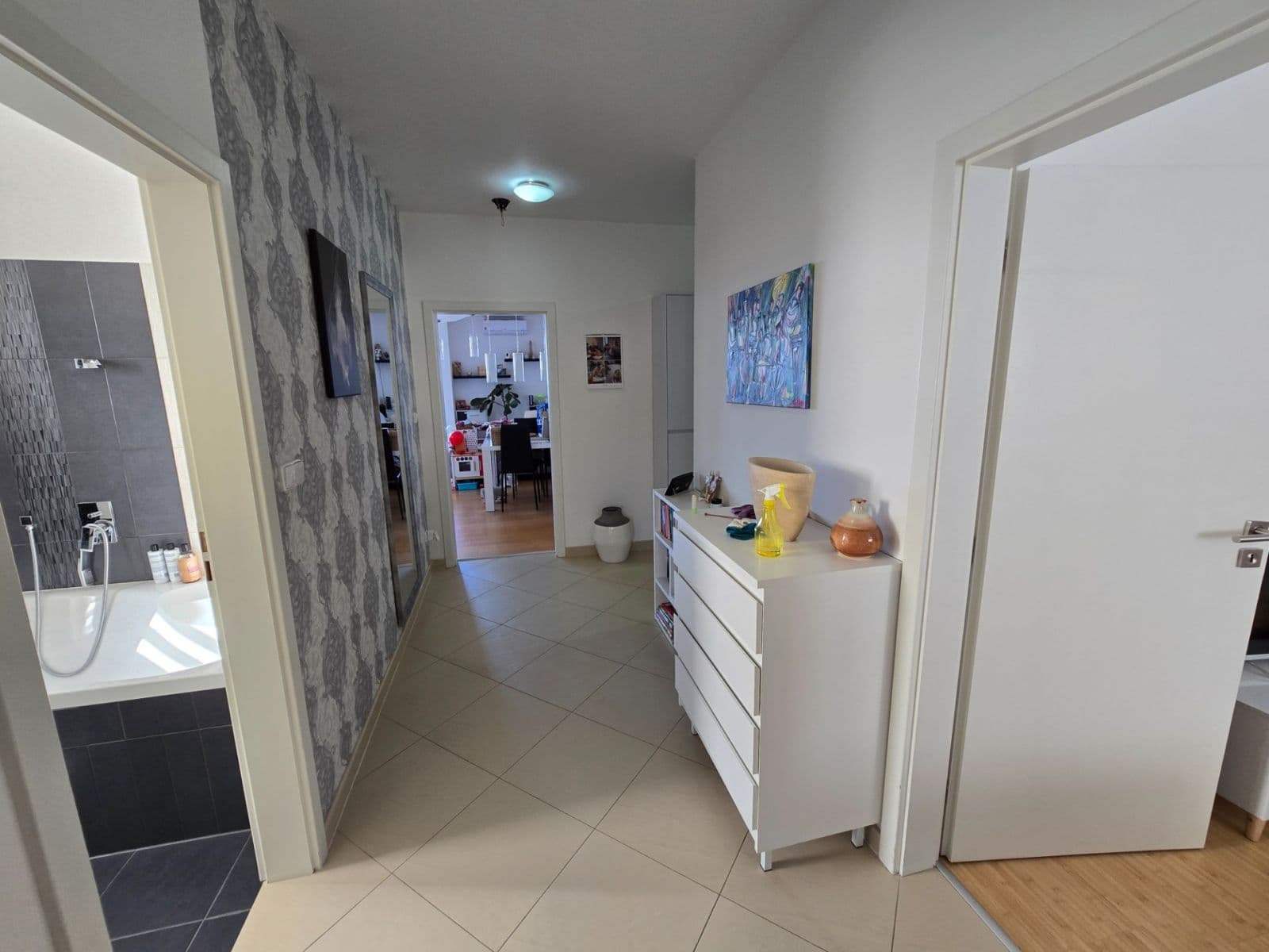 2 bedroom with open-plan kitchen flat to rent, 106 m², Jabloňová, Uherské Hradiště, Zlínský Region 2 bedroom with open-plan kitchen flat to rent, 106 m², Jabloňová, Uherské Hradiště, Zlínský Region