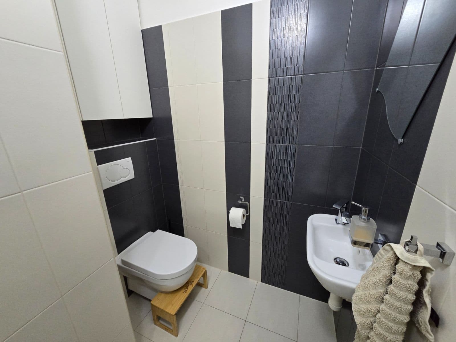 2 bedroom with open-plan kitchen flat to rent, 106 m², Jabloňová, Uherské Hradiště, Zlínský Region 2 bedroom with open-plan kitchen flat to rent, 106 m², Jabloňová, Uherské Hradiště, Zlínský Region
