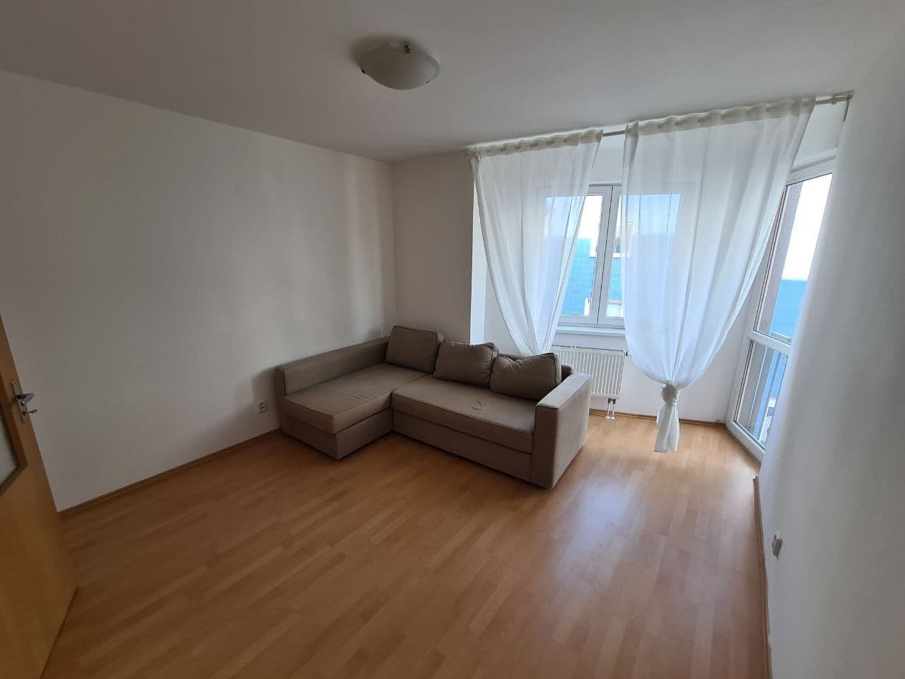 2 bedroom with open-plan kitchen flat to rent, 105 m², Vodní, Brno, Jihomoravský Region 2 bedroom with open-plan kitchen flat to rent, 105 m², Vodní, Brno, Jihomoravský Region