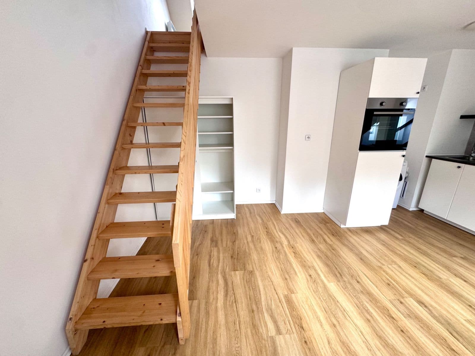 1 bedroom with open-plan kitchen flat to rent, 67 m², Kollárova, Prague, Prague 1 bedroom with open-plan kitchen flat to rent, 67 m², Kollárova, Prague, Prague