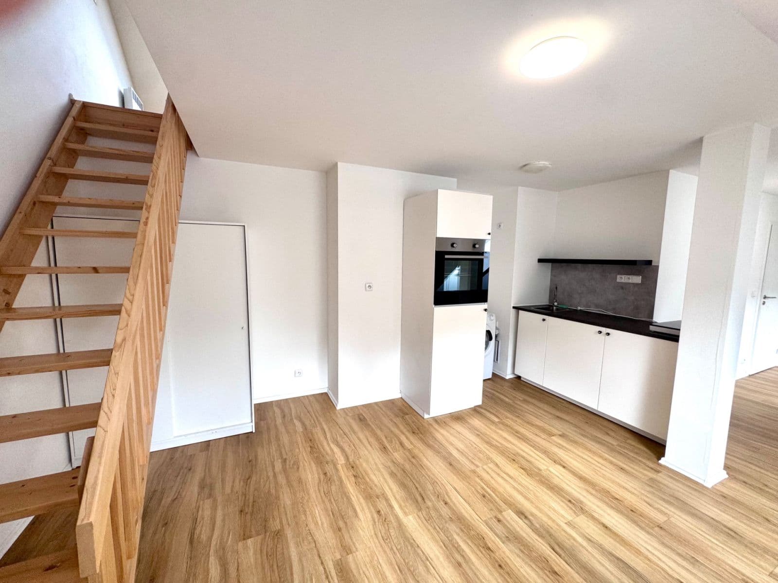 1 bedroom with open-plan kitchen flat to rent, 67 m², Kollárova, Prague, Prague 1 bedroom with open-plan kitchen flat to rent, 67 m², Kollárova, Prague, Prague