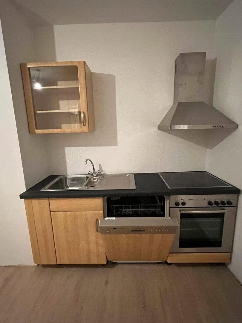 1 bedroom with open-plan kitchen flat to rent, 65 m², Theaterstr. 11, Hof, Bavaria 1 bedroom with open-plan kitchen flat to rent, 65 m², Theaterstr. 11, Hof, Bavaria