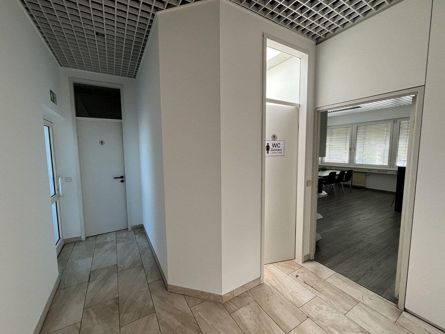 office to rent, 28 m², Fellbach, Baden-Württemberg office to rent, 28 m², Fellbach, Baden-Württemberg